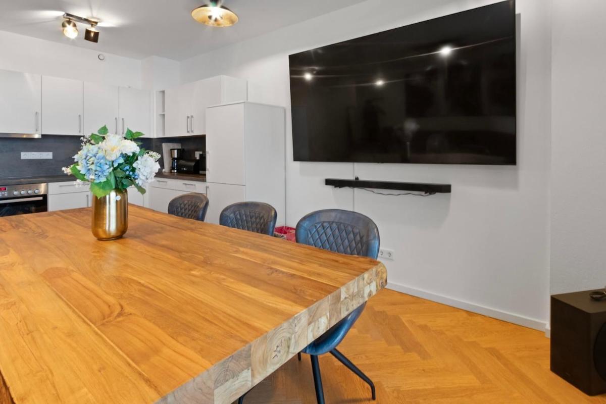 Luxus Im Zentrum Fuer 6 Personen! 3 Zimmer, Balkon, Wlan, Parkplatz Apartment Dresden