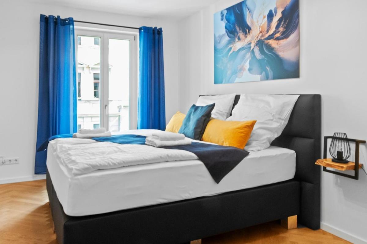 Luxus Im Zentrum Fuer 6 Personen! 3 Zimmer, Balkon, Wlan, Parkplatz Apartment