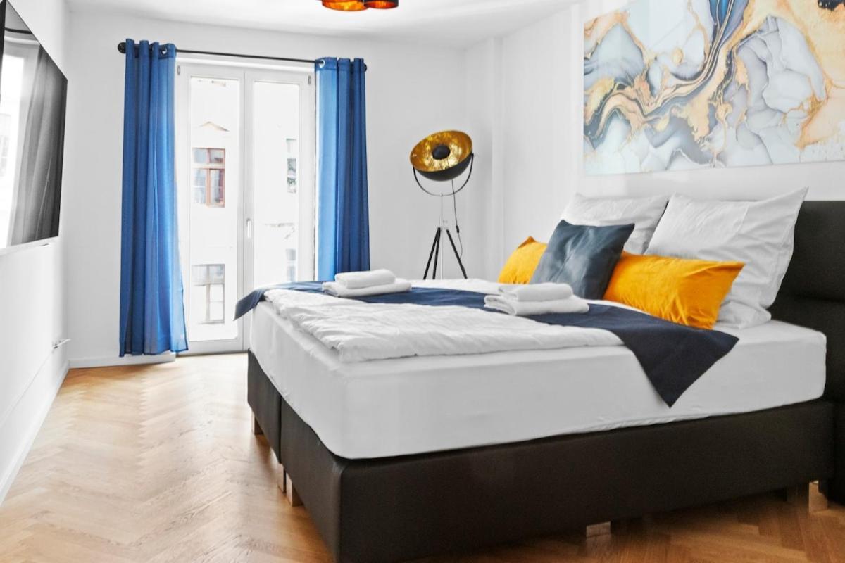 Apartment Luxus Im Zentrum Fuer 6 Personen! 3 Zimmer, Balkon, Wlan, Parkplatz Dresden