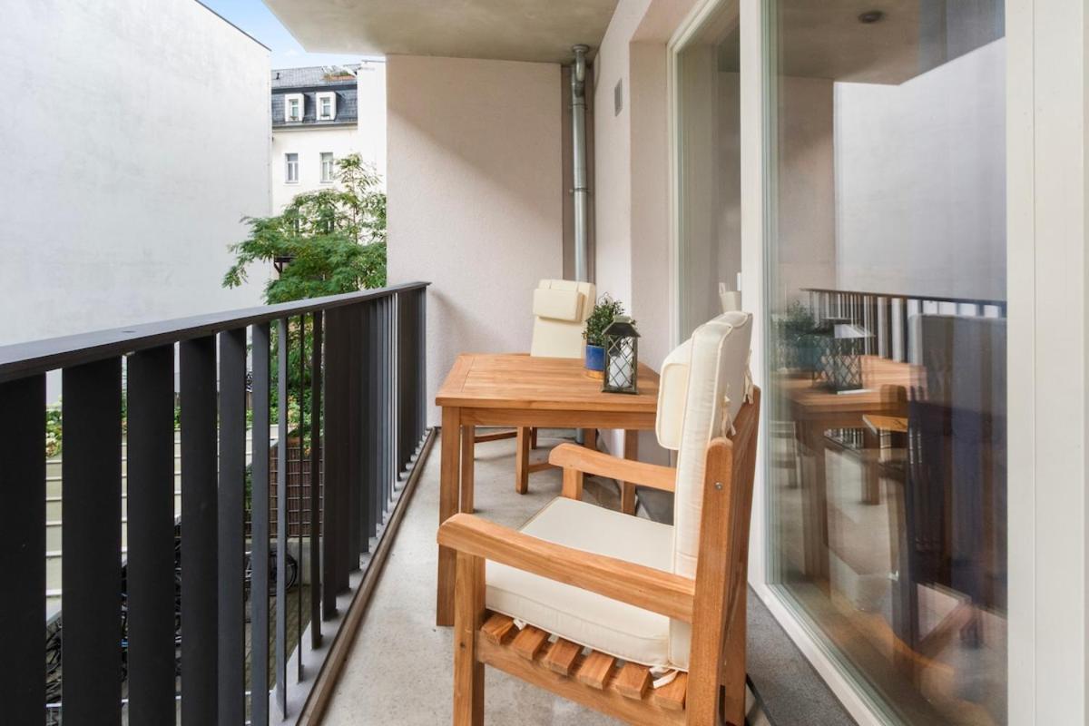 Apartment Luxus Im Zentrum Fuer 6 Personen! 3 Zimmer, Balkon, Wlan, Parkplatz Dresden
