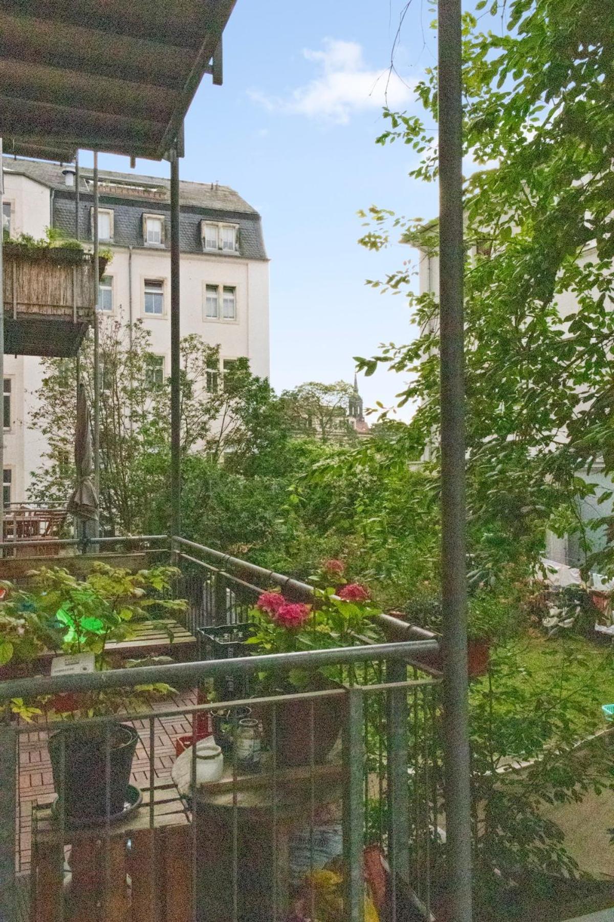 Apartment Luxus Im Zentrum Fuer 6 Personen! 3 Zimmer, Balkon, Wlan, Parkplatz Dresden