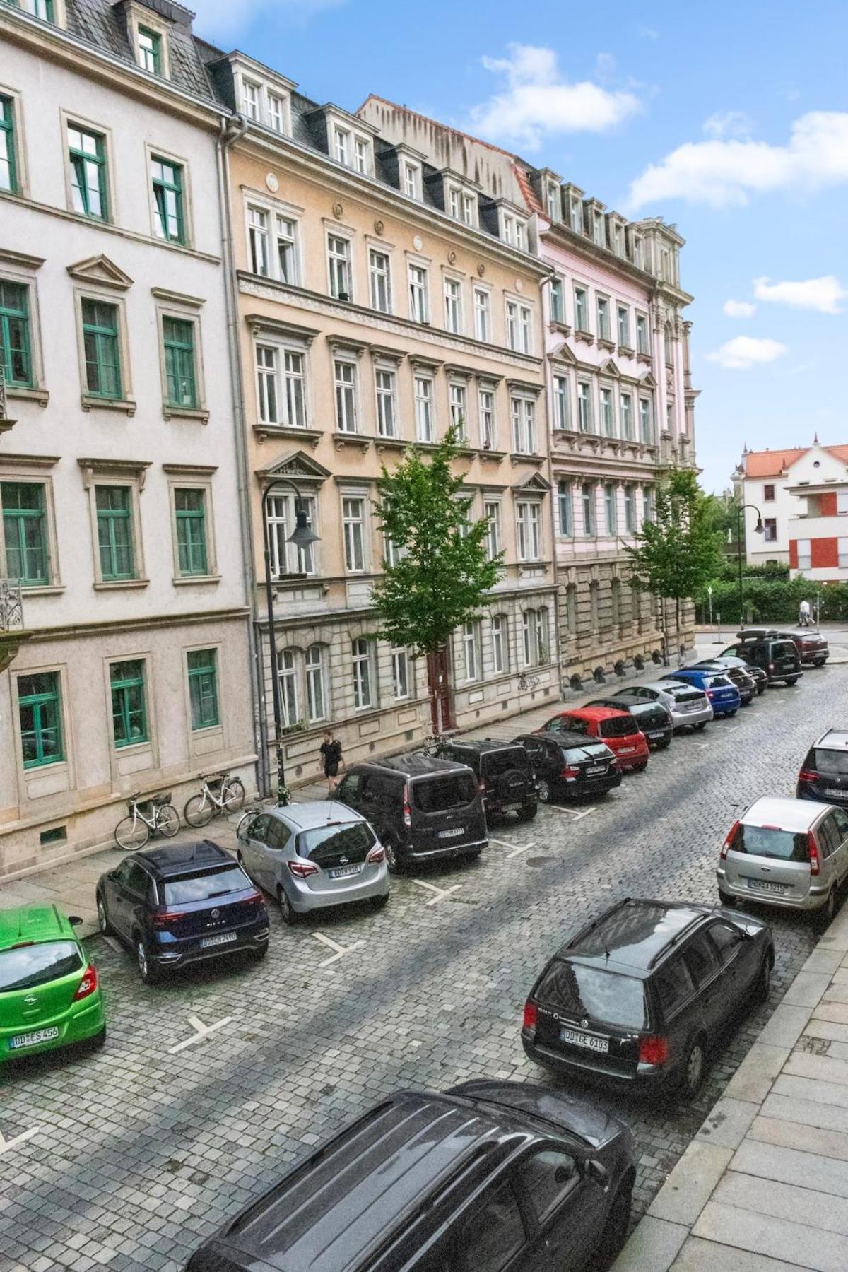 Luxus Im Zentrum Fuer 6 Personen! 3 Zimmer, Balkon, Wlan, Parkplatz Apartment *